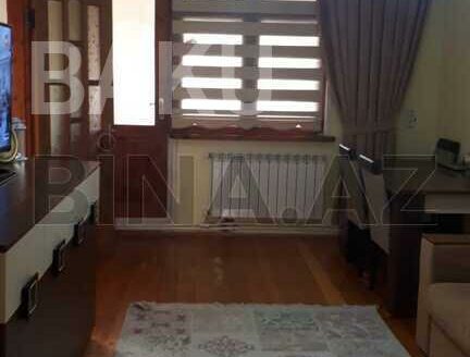 2 Rooms Old Apartment for Sale in Baku