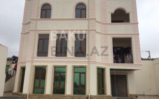 9 Room House / Villa for Sale in Baku