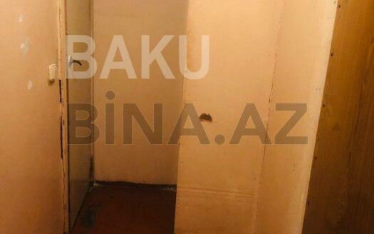 1 Room Old Apartment for Sale in Baku