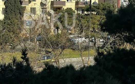 2 Rooms Old Apartment for Sale in Baku