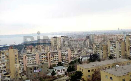 2 Rooms Old Apartment for Sale in Baku