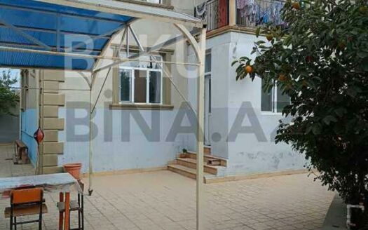 6 Room House / Villa for Sale in Baku