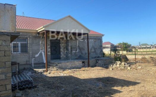 4 Room House / Villa for Sale in Baku