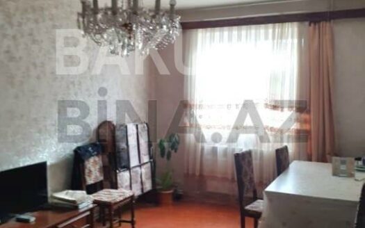 3 Room Old Apartment for Sale in Baku