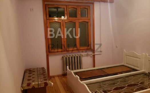 2 Rooms Old Apartment for Sale in Baku