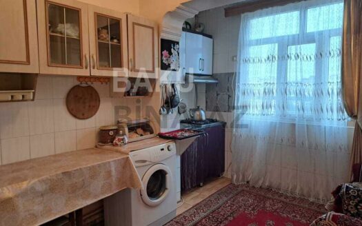 2 Rooms Old Apartment for Sale in Baku