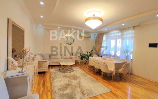 4 Room House / Villa for Sale in Baku