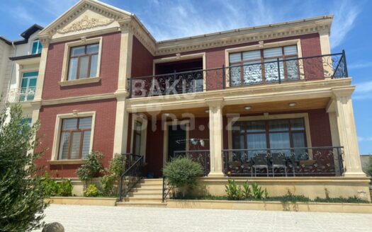 6 Room House / Villa for Sale in Baku