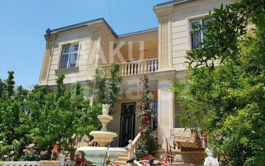 7 Room House / Villa for Sale in Baku