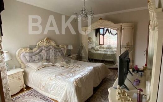 5 Room House / Villa for Sale in Baku