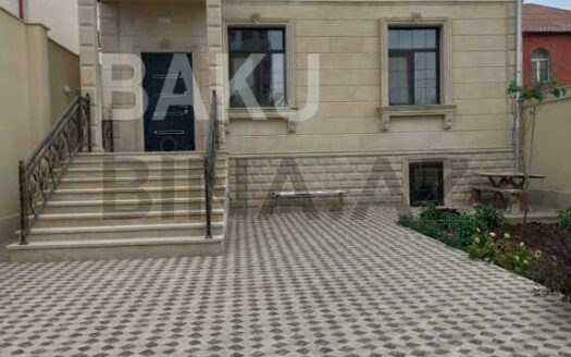 6 Room House / Villa for Sale in Baku