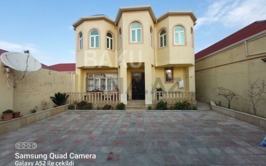 5 Room House / Villa for Sale in Baku