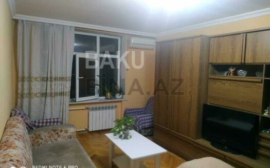 2 Rooms Old Apartment for Sale in Baku