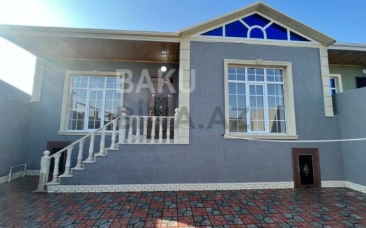 4 Room House / Villa for Sale in Baku