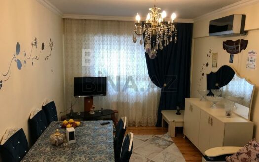 2 Rooms Old Apartment for Sale in Baku