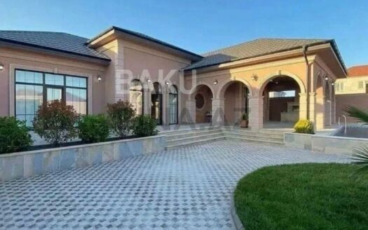 4 Room House / Villa for Sale in Baku