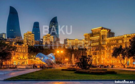 3 Room Old Apartment for Sale in Baku