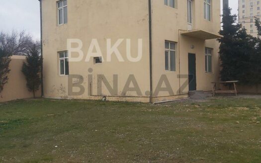 4 Room House / Villa for Sale in Baku