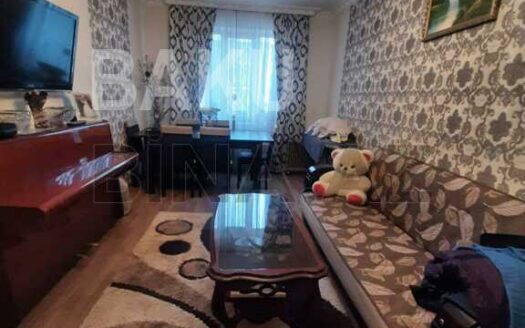 2 Rooms Old Apartment for Sale in Baku