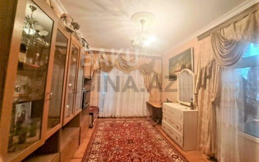 2 Rooms Old Apartment for Sale in Baku