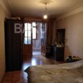 5-Room Old Apartment for Sale in Baku
