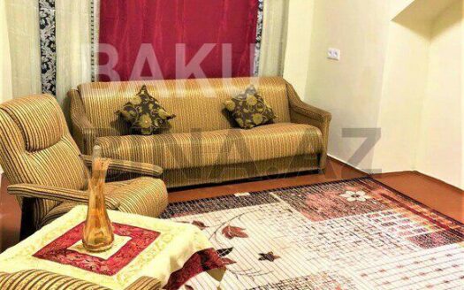 2 Rooms Old Apartment for Sale in Baku