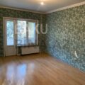 4 Room Old Apartment for Sale in Baku