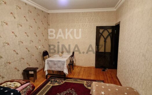 2 Rooms Old Apartment for Sale in Baku