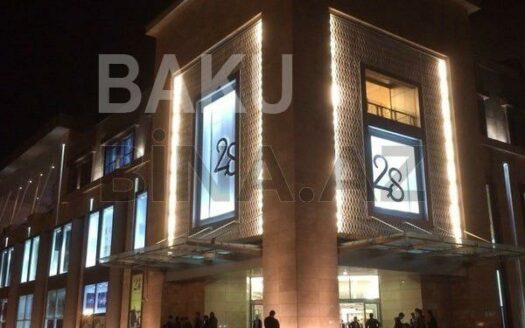 3 Room Old Apartment for Sale in Baku