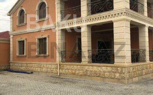 7 Room House / Villa for Sale in Baku