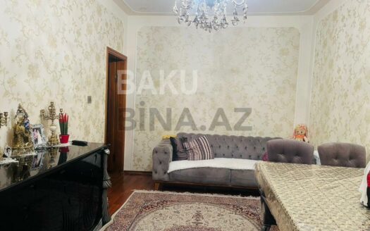 2 Rooms Old Apartment for Sale in Baku