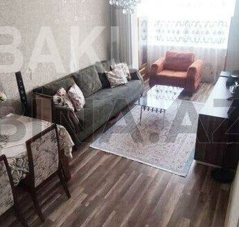 3 Room Old Apartment for Sale in Baku