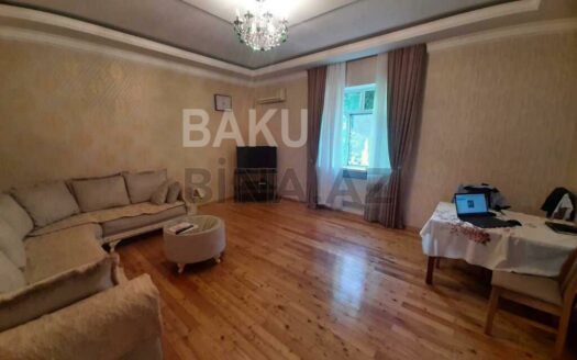 6 Room House / Villa for Sale in Baku