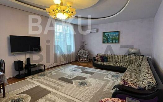 4 Room House / Villa for Sale in Baku