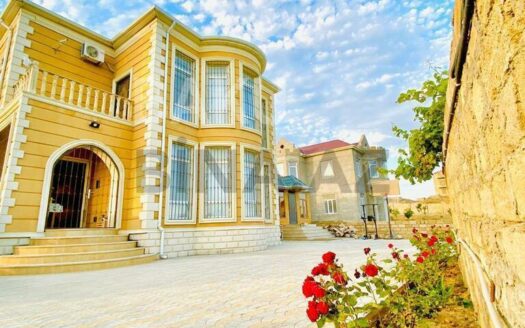 5 Room House / Villa for Sale in Baku