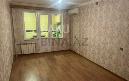1 Room Old Apartment for Sale in Baku