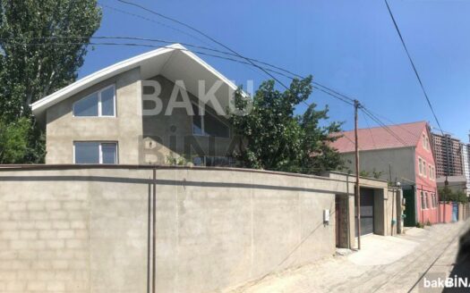 5 Room House / Villa for Sale in Baku