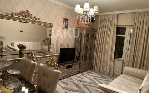 2 Rooms Old Apartment for Sale in Baku