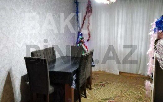 3 Room Old Apartment for Sale in Baku