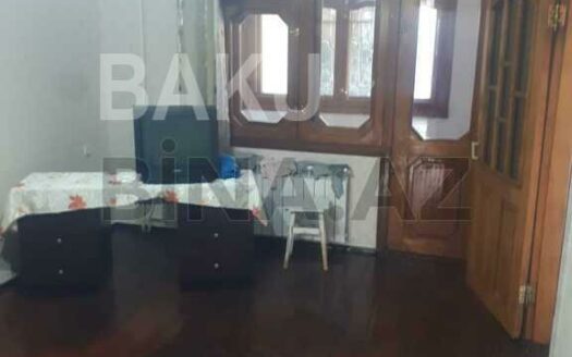 2 Rooms Old Apartment for Sale in Baku