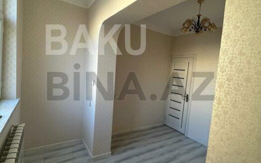 2 Rooms Old Apartment for Sale in Baku