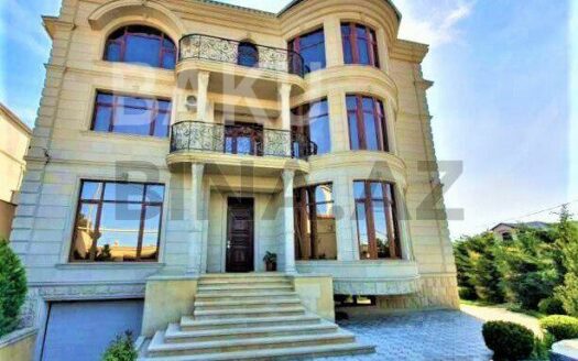 7 Room House / Villa for Sale in Baku