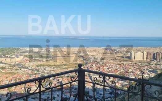 6 Room House / Villa for Sale in Baku