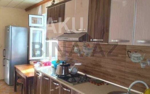 8 Room House / Villa for Sale in Baku