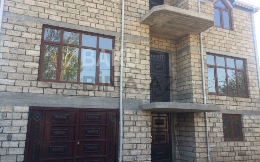 5 Room House / Villa for Sale in Baku