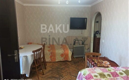 2 Rooms Old Apartment for Sale in Baku