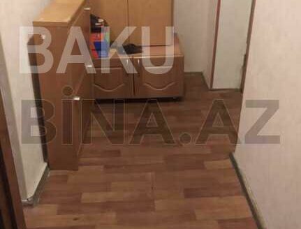 2 Rooms Old Apartment for Sale in Baku