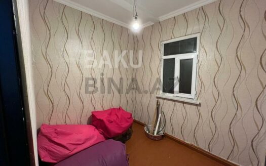 2 Rooms Old Apartment for Sale in Baku