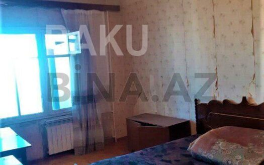 3 Room Old Apartment for Sale in Baku