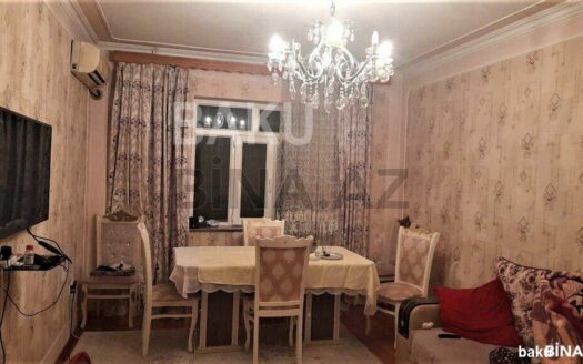 3 Room Old Apartment for Sale in Baku